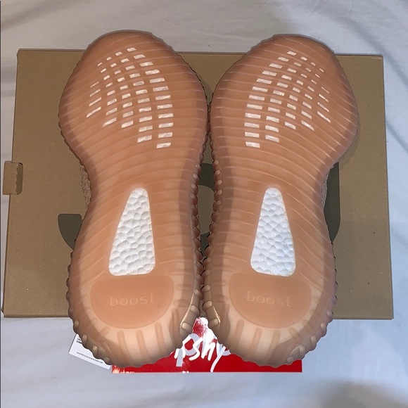🚨Sold🚨  Adidas Yeezy Boost 350 V2 Clay - Picture 4 of 6